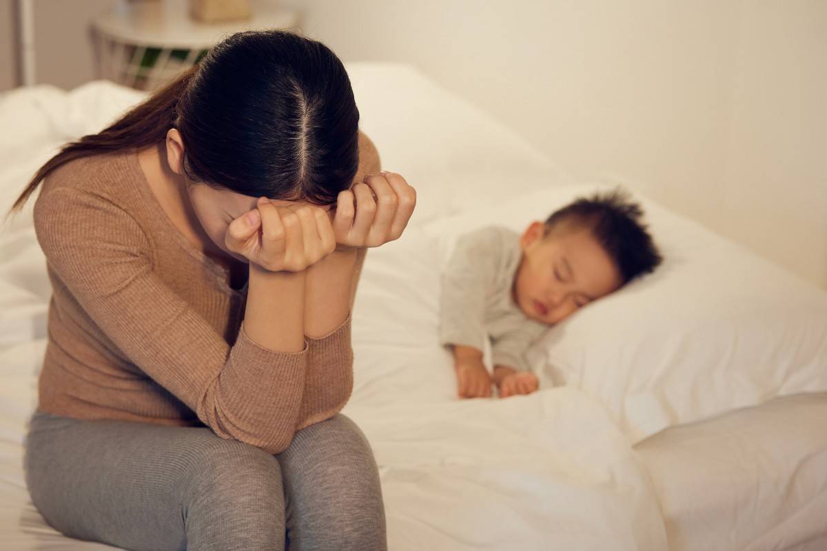 宝宝夜奶不能随便戒,判断宝宝是不是吃的夜奶,要看宝宝的睡眠情况