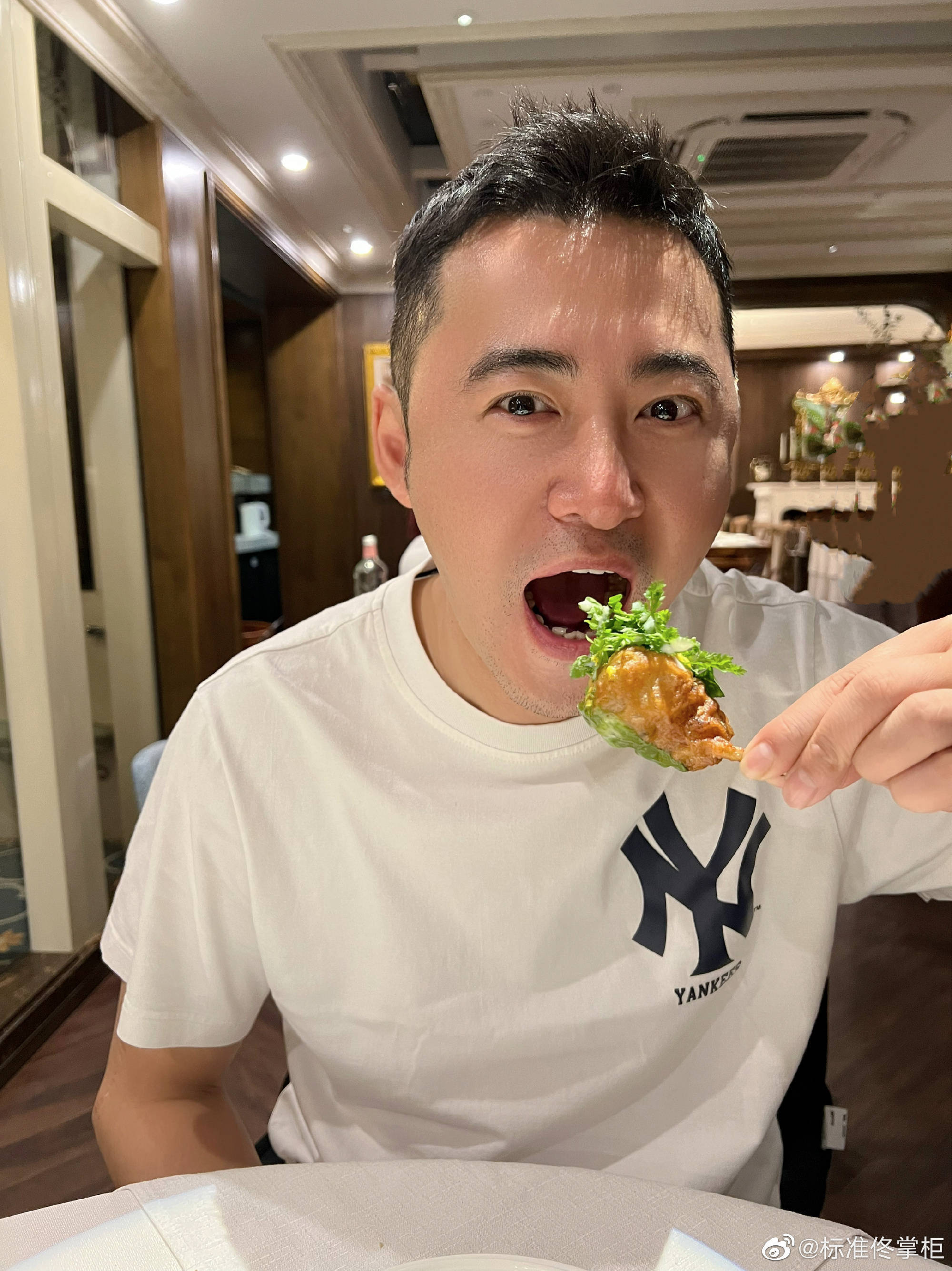 还记得《再见爱人》里的魏巍吗?他戒酒啦?_佟晨洁_节目_孩子