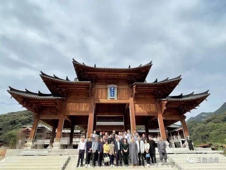 何文金先生祖籍为在福清东张镇华石村,自小随父辈在印尼艰苦打拼创业