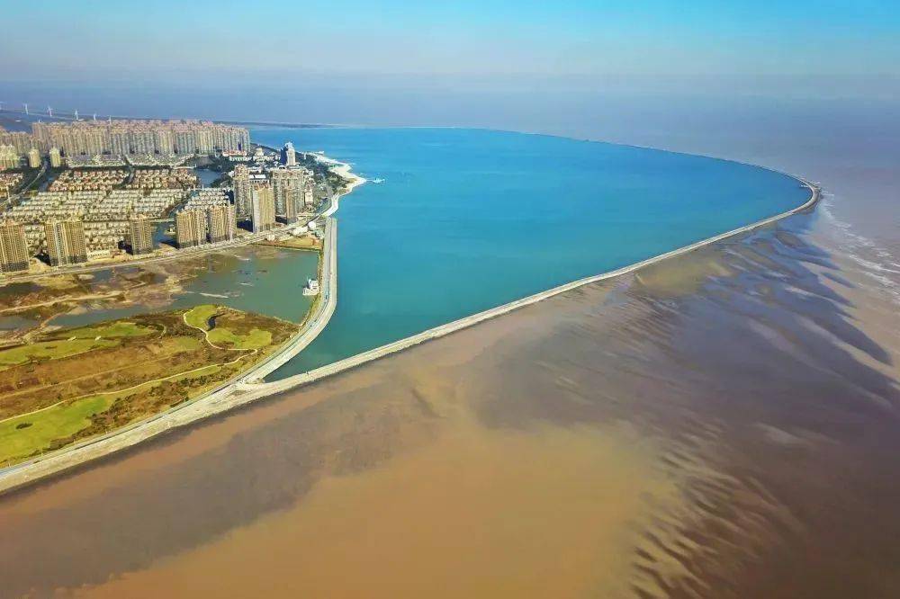 圆陀角有三水交汇奇景,江海文化景观大道,双色海,江海澜湾有最美生态