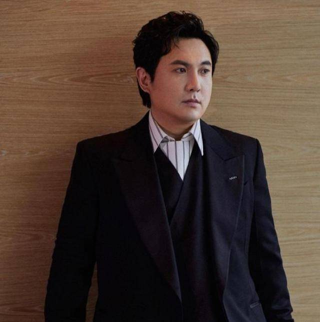 不幸的是,随着年龄的增长,沈腾也被岁月摧毁了.