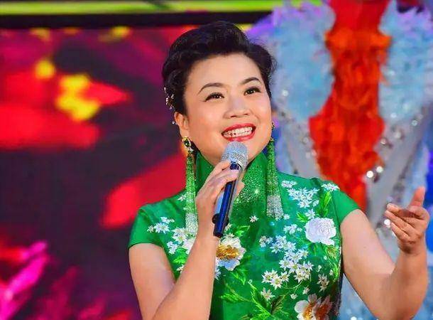 优秀演员张也:25次登舞台,享一生荣耀,今52岁却孤身一人_事业_婚姻