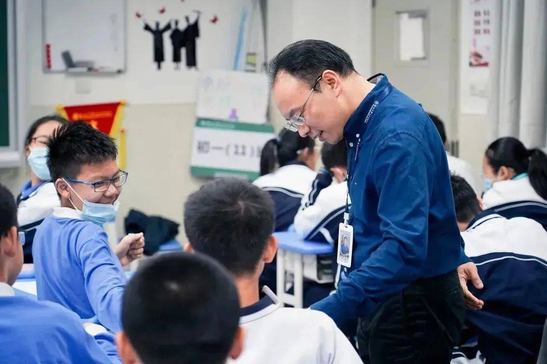 深圳中学"少壮派"姚亮出任龙城高中校长_龙岗区_办学_工作