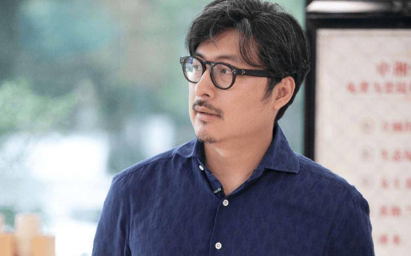 李湘王岳伦秀完恩爱,男方就被扒退出李湘关联公司,感情状况成谜_网络