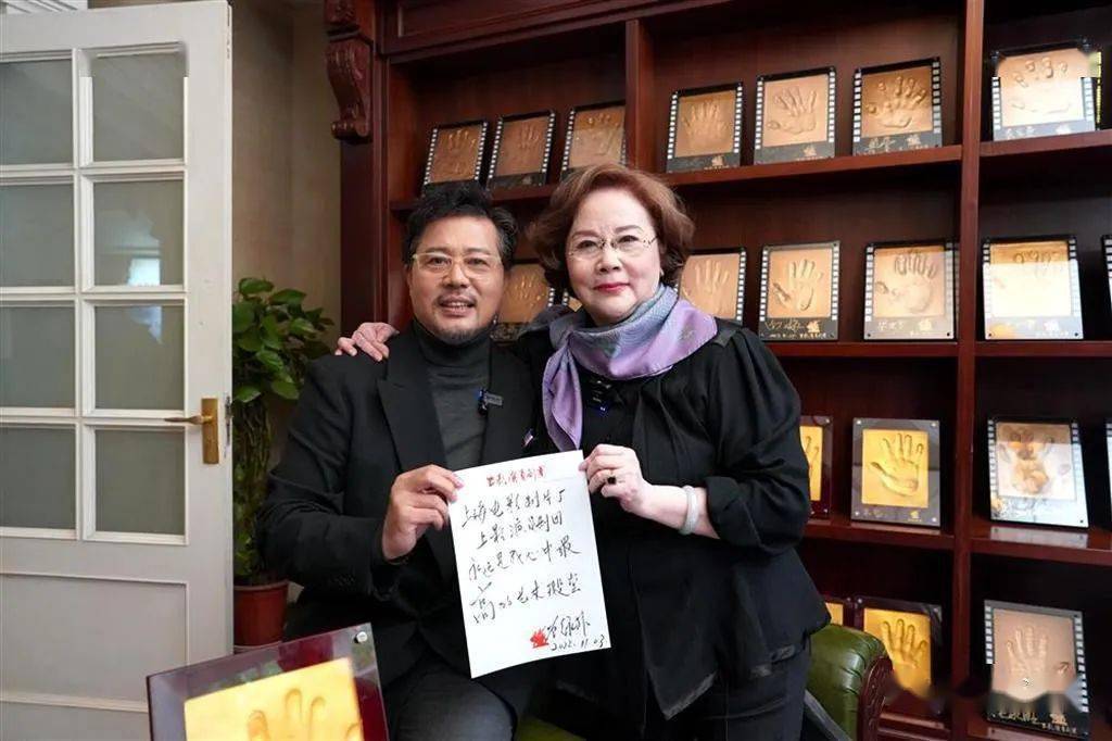 地叫她:"好久没看到我娘了",原来,在陈薪伊导演的明星版《雷雨》里