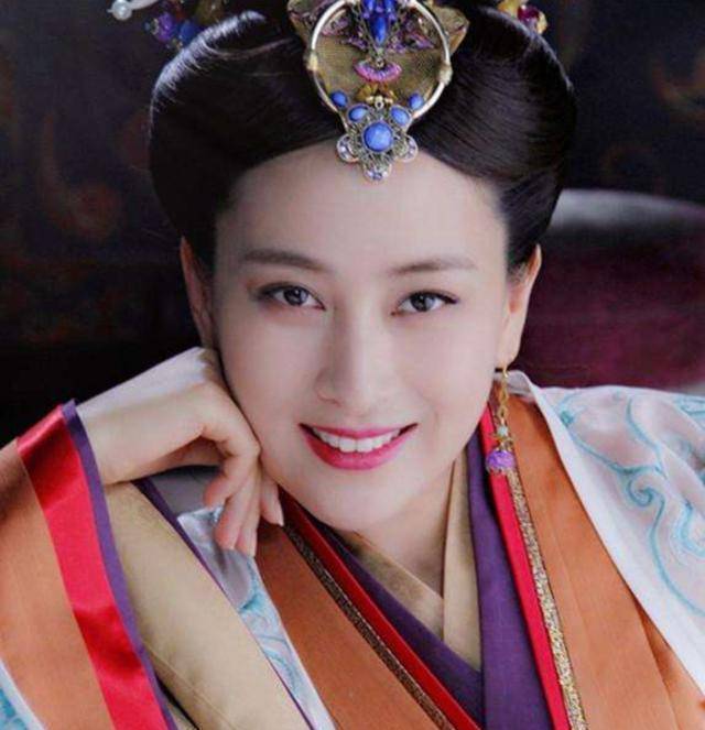 马苏获s卡发长文引争议,尔冬升发合照:你们值得_精彩表演_舞台_市场