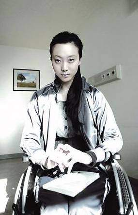 06年郎昆婚内不忠诚后,刘岩瘫痪,郎昆得脑病,网友:有因必有果_朗昆