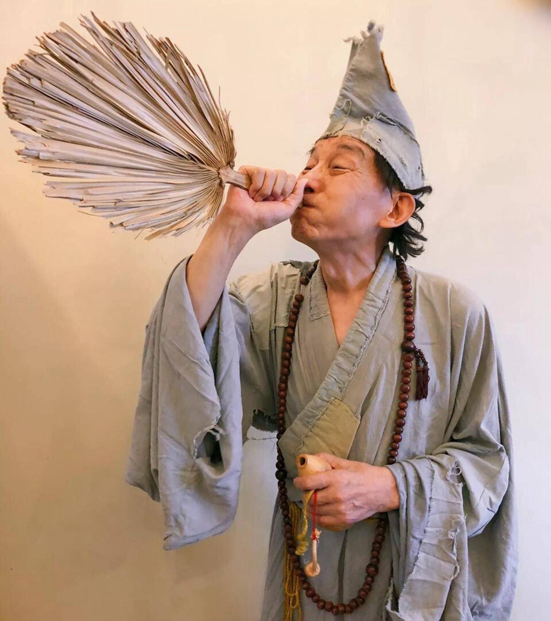 "活佛济公"游本昌:拍戏时遇到3件"怪事",让他此后一心向佛_时候_狂风