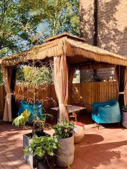 图源:大众点评-吴小花酱云水茶堂位于798艺术区,不大的门面,走过木色