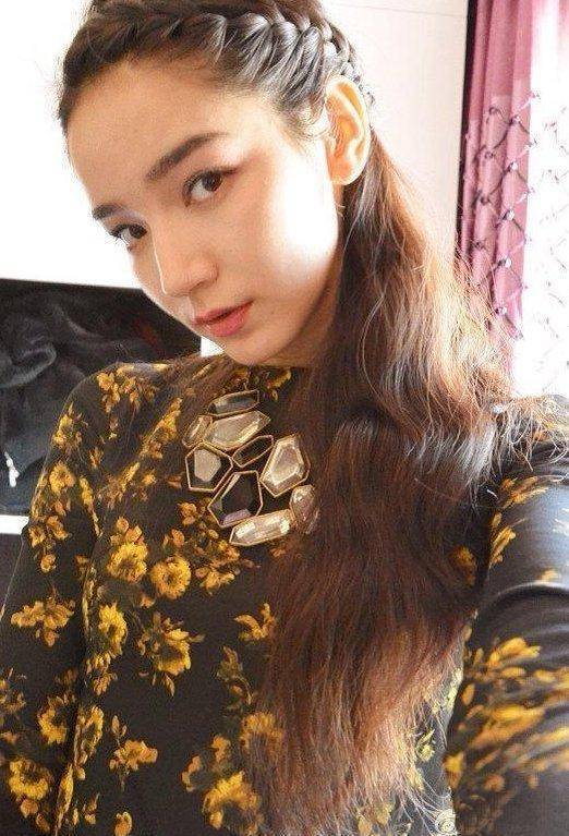 中戏校花代斯,素颜近照曝光,浓妆淡抹下,显得很漂亮,很有气质_胭脂_剧