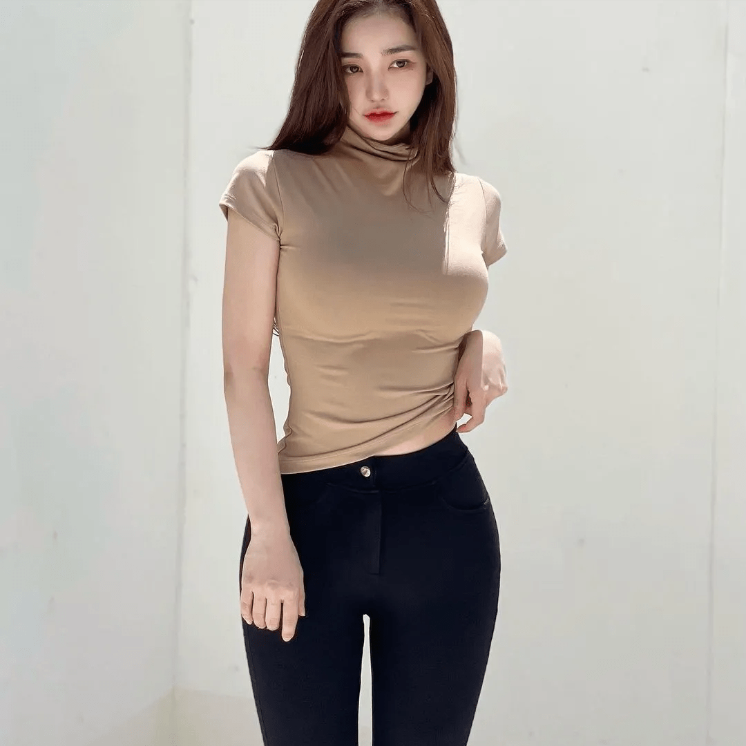 ins"s级蚂蚁腰"女神曝光,纯欲系写真让人营养不良…_姐姐_身材_健身房