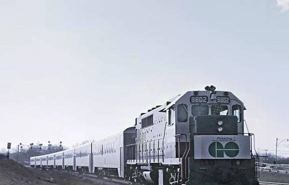 内燃机车涡轮增压时代,这些轻型机车却在重载世界挤出了一片天地_安迪