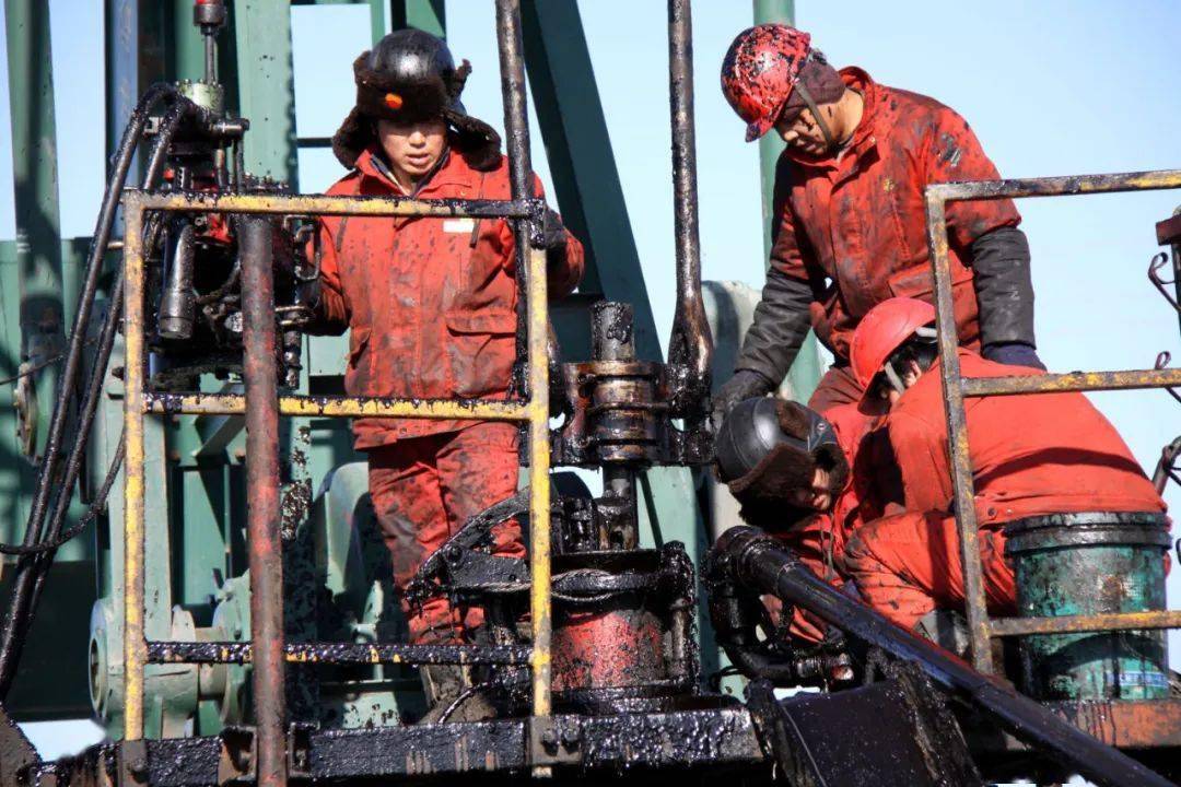 【人文纪实】津门网潘竟忠:油井"大夫"——修井工_工作_作业_工人