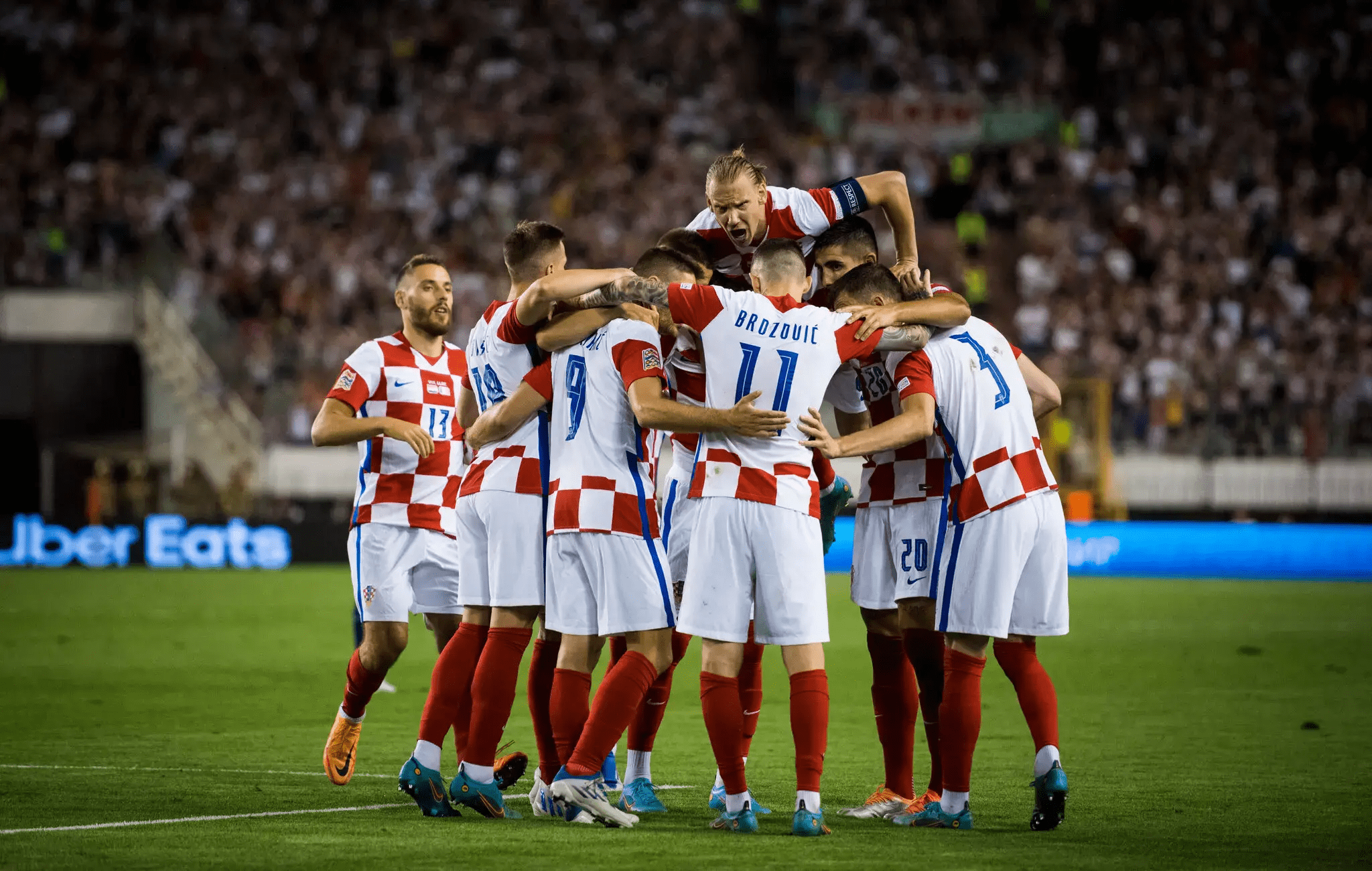 2016年,在咨询了克罗地亚足球队前队长达里奥·斯尔纳(darijo srna)和