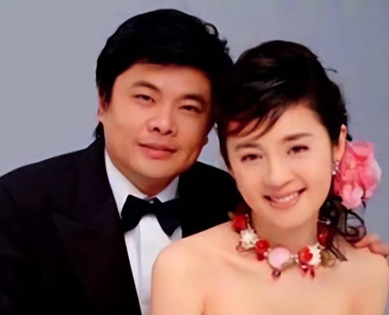 著名导演蒋虎:娶主持人春妮,结婚7年无子女,离婚后一个人生活_北京