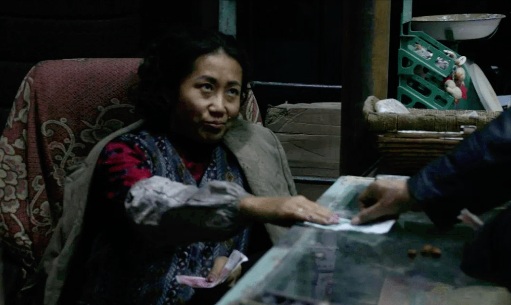 这一年她出演了《大宅门1912》,凭借《无人区》中黑店老板娘一角提名