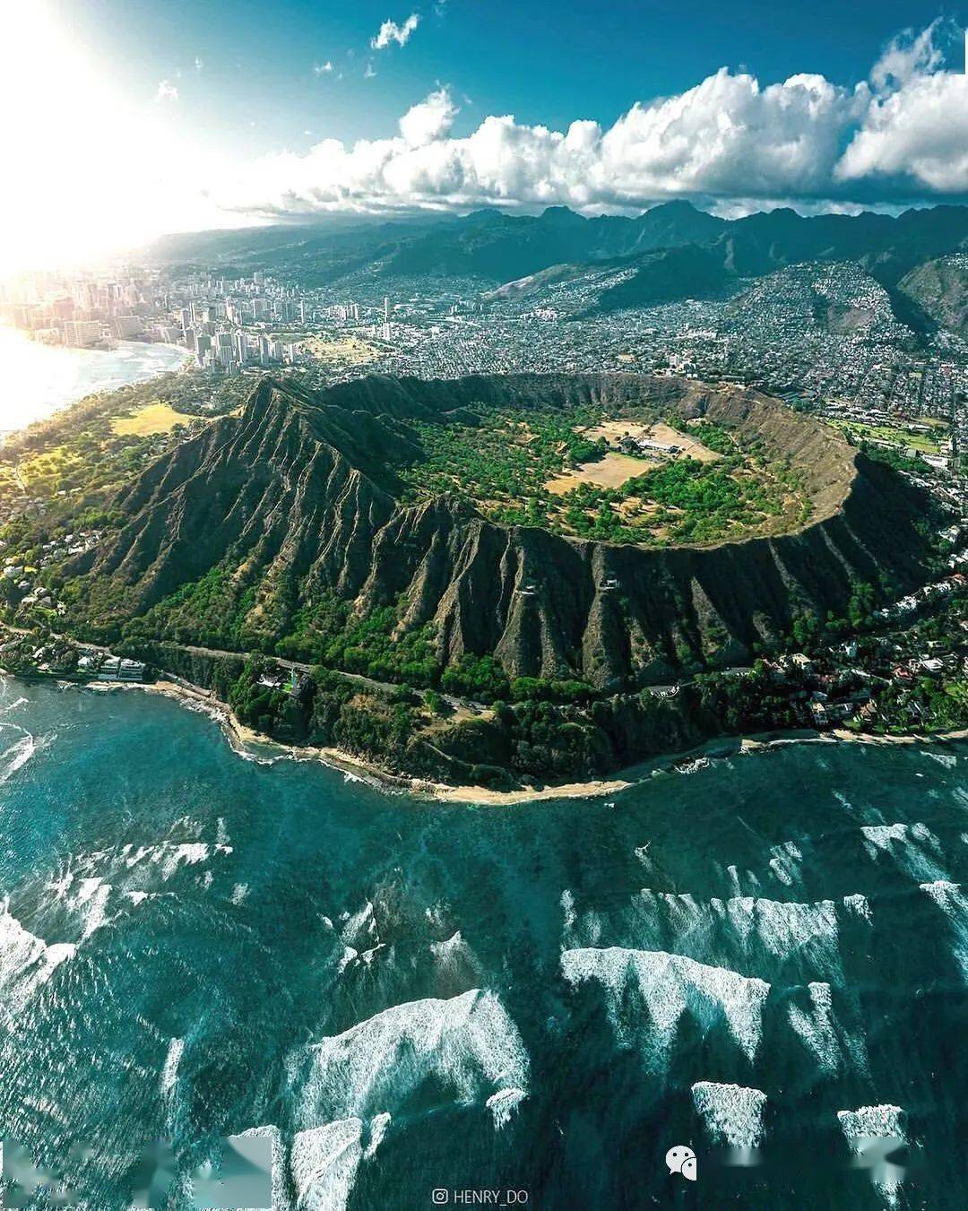 位于檀香山市中心的伊欧拉尼皇宫是国家历史地标