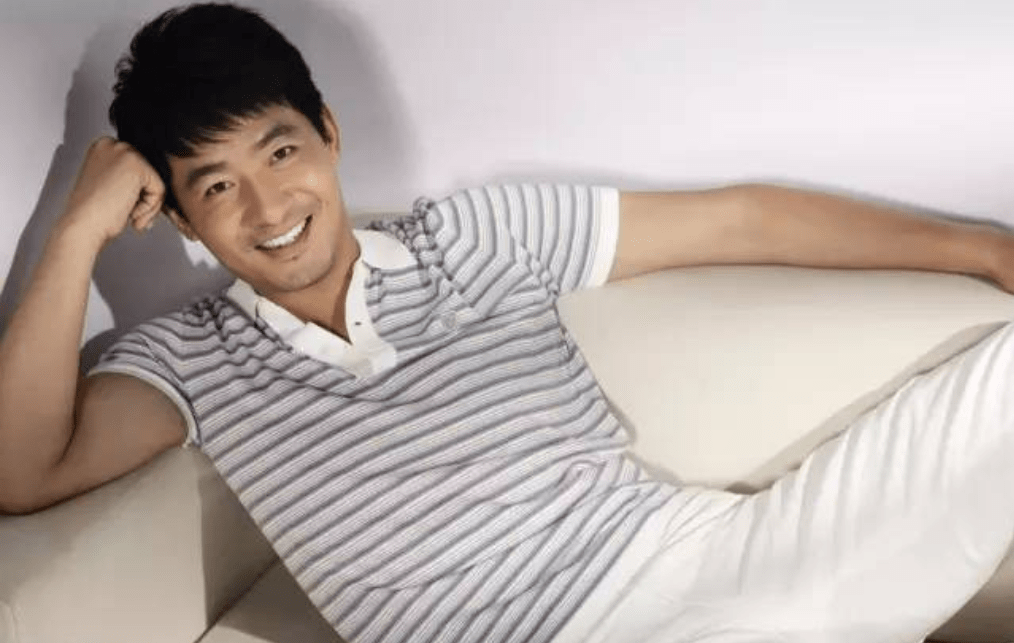 郭晓东:曾因34块钱学费辍学,如今活成了娱乐圈的一股清流