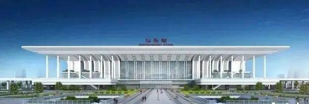 车站位于汕头市龙湖区,属于既有站改扩建工程,将新建东站房,改造西站