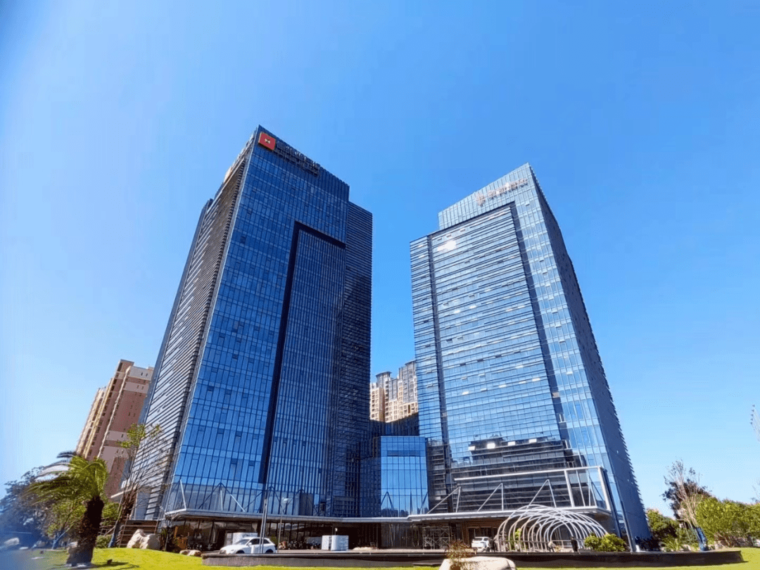 城东汇聚麦德龙,红星美凯龙,永利酒店,国际会展中心等繁华配套,生活在