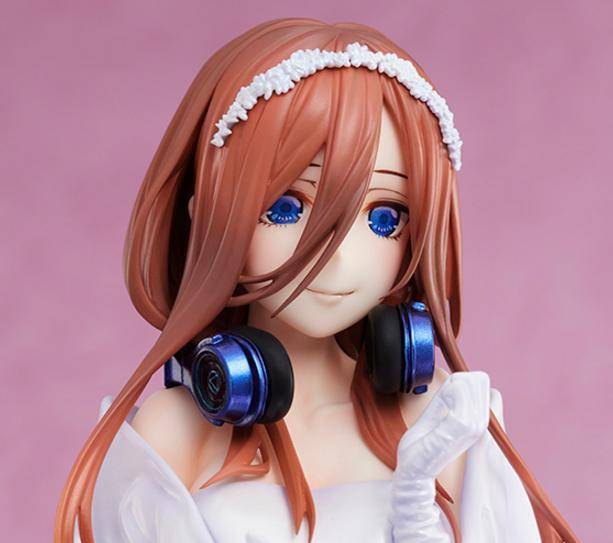 中野三玖婚纱装手办,穿婚纱也戴着耳机,果然耳机才是本体_新娘_蓝色