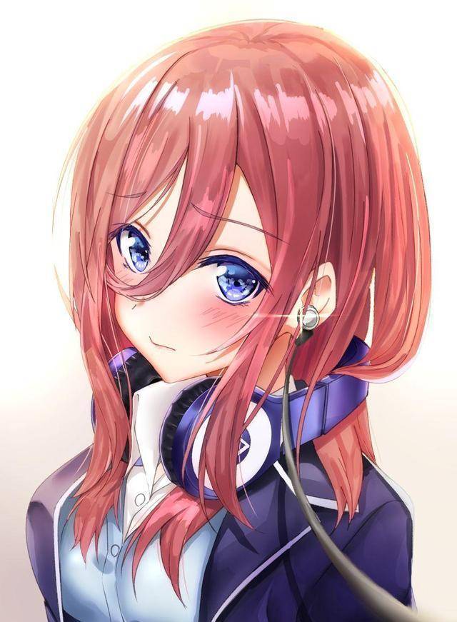 中野三玖婚纱装手办,穿婚纱也戴着耳机,果然耳机才是本体_新娘_蓝色