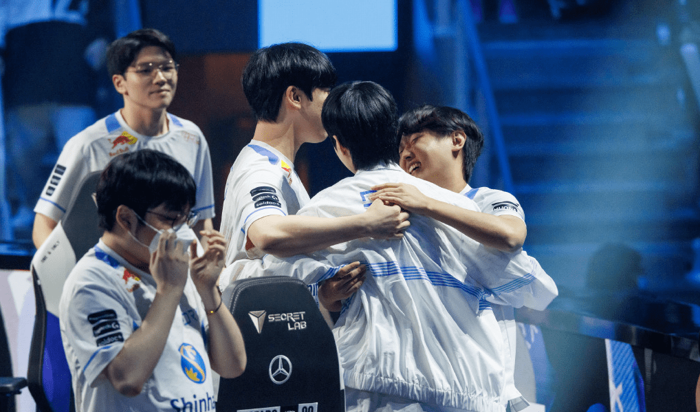 s12决赛落幕,faker力挺deft,edg厂长被羊驼点名_pyosik_全球_kingen