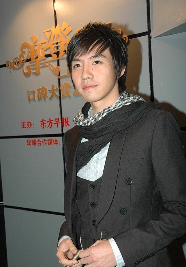 里的狠角,曾和王一博站同一位置,今以反角出名_俞灏明_反派_selina