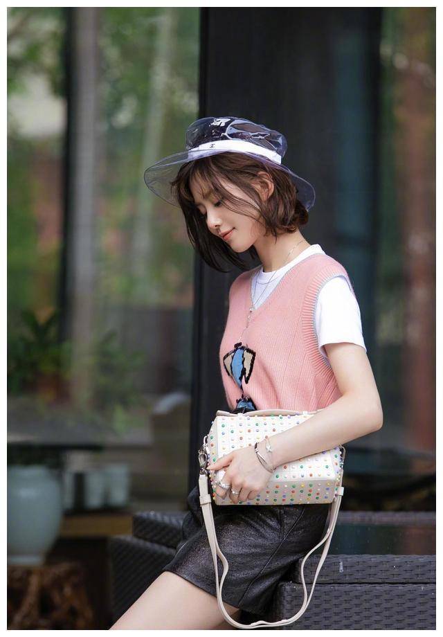 刘诗诗当妈后反而逆生长,牛仔外套配流苏短裙,32岁甜美像少女_效果