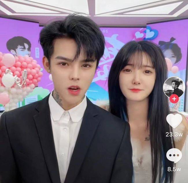 殷世航套璐璐求婚剧本,下一场出镜继续,小猪揭秘求婚故事_观众_何婧婧