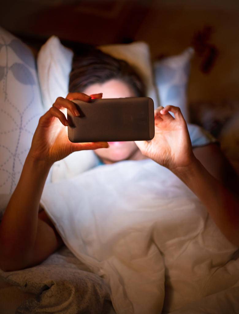 27岁小伙熬夜看球第二天难睁眼!