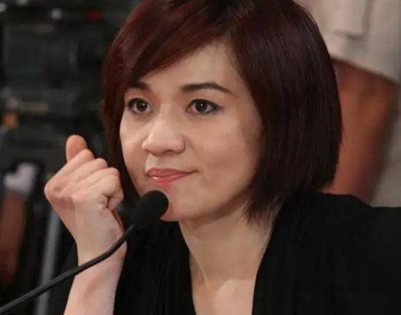 超女评委柯以敏犀利点评歌手:不要唱了,滚吧!_网友_婆婆_金星