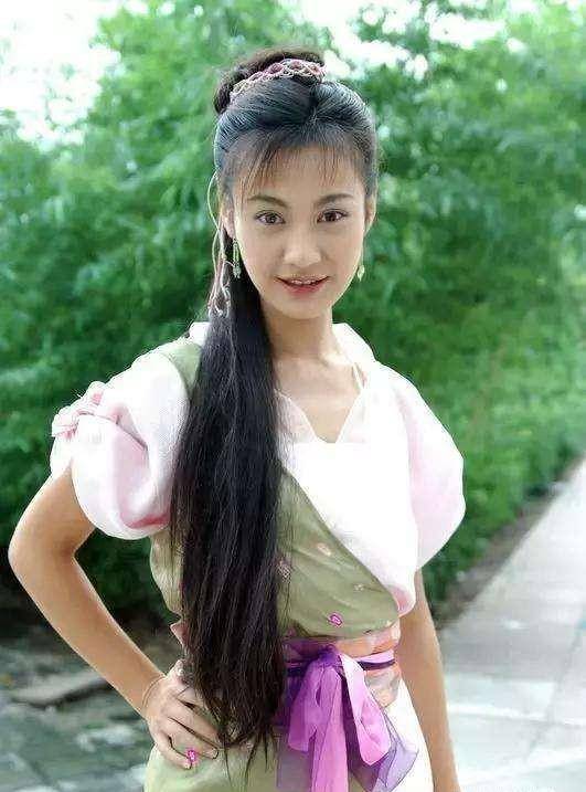 《小鱼儿与花无缺》是谢霆锋与张卫健等主演的电视剧,范冰冰袁泉等