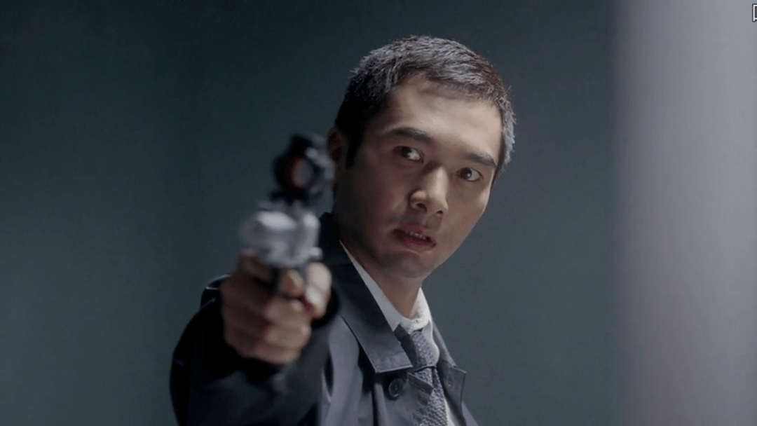 督查苗志舜(方中信饰)同样喜欢射击性能可发挥到极点