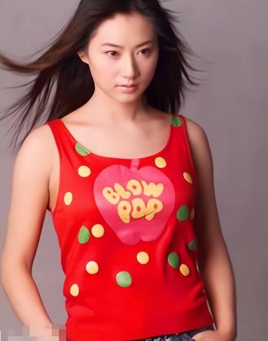 尹红:才貌双全的东方卫视主持人,主持风格稳重,深受观众喜欢_节目