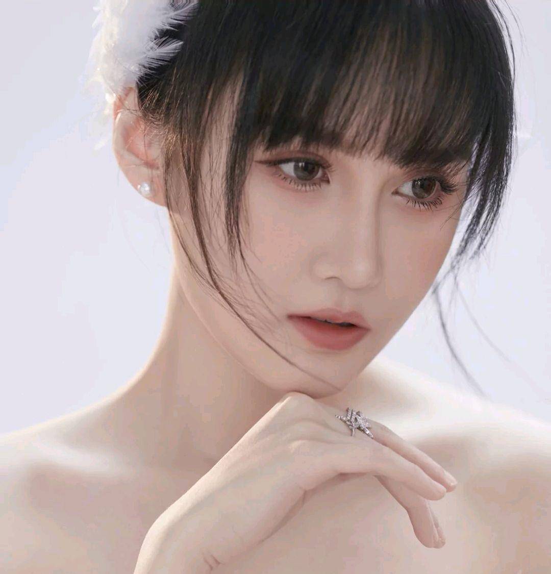 赵本山老师女儿球球一组写真照,误以为是猫妹妹,真的好美!