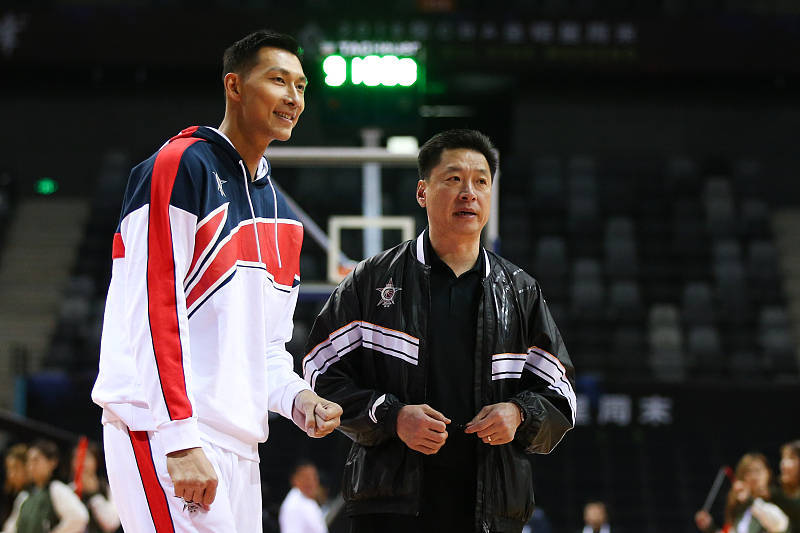 易建联主动退让mvp,同李春江师徒再聚首成温馨一幕_比赛_给予_上半场