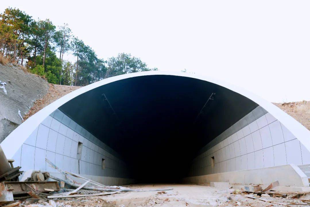 罗汉山隧道项目是荆门市近3年内投资额最大的民生工程,也是中心城区