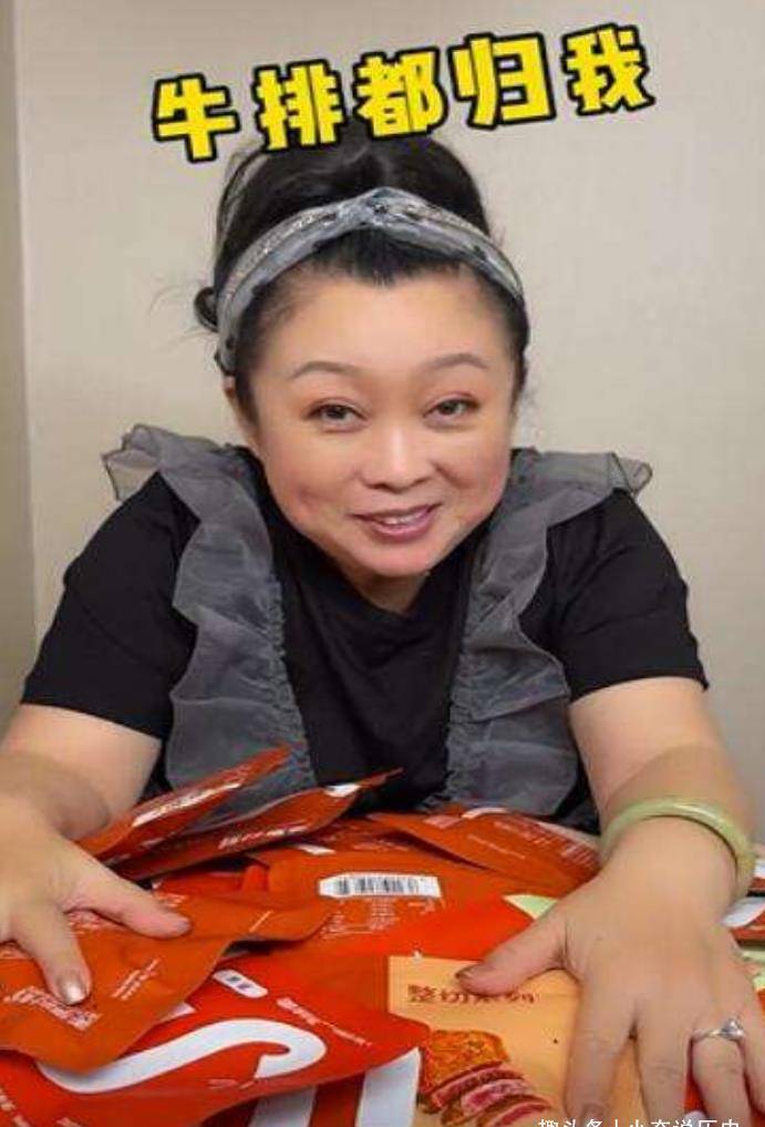 胖婶张海燕晒近照,生活幸福脸都胖一圈?