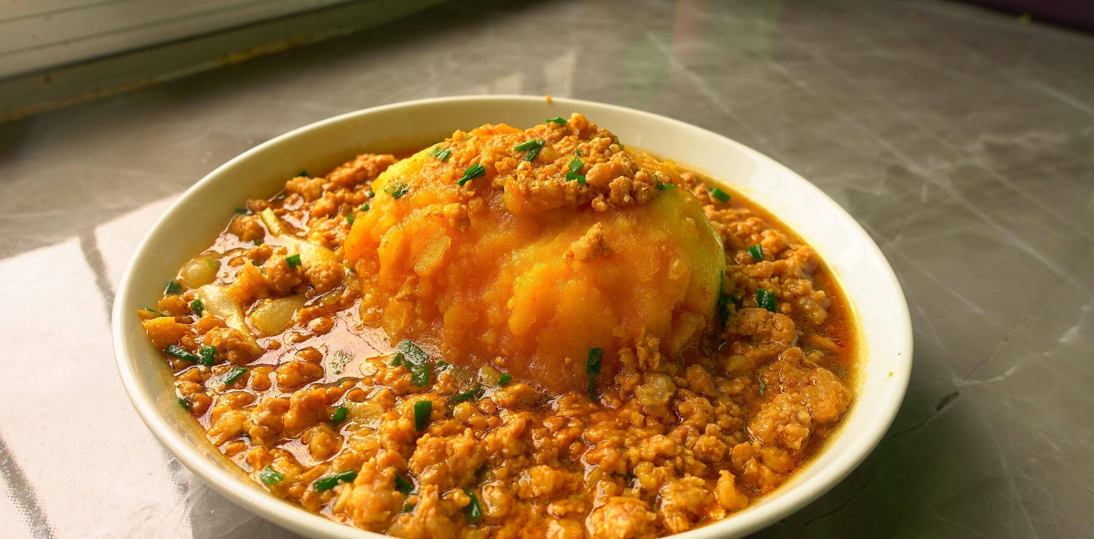 肉酱土豆泥之所以好吃,关键在于吃一次就会上瘾,太香了_肉汁_叉子