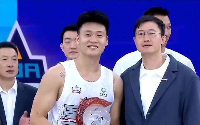 明星mvp,更重要的是,他一战确立国家队外线核心地位_比赛_艾伦_孙铭徽