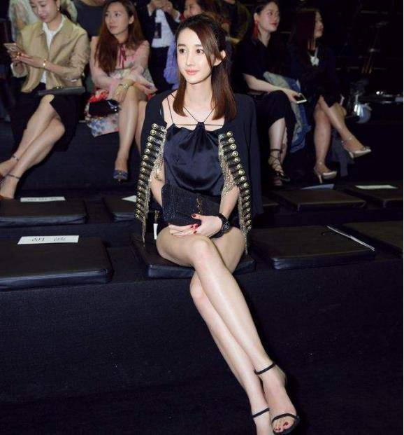从演员成为了网红:文梦洋出道13年仍不温不火被人遗忘_观众_身材_时尚
