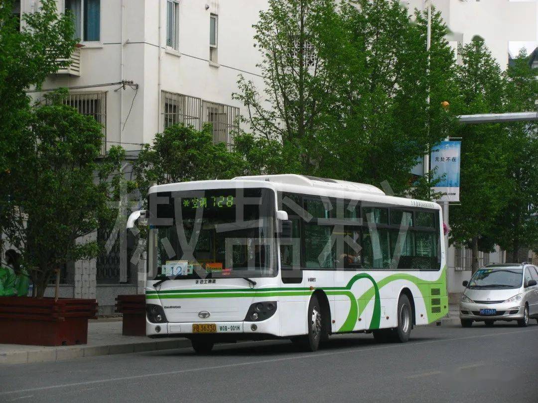 728路swb6105g3a(w0b)客车(魏家钧 摄)728路swb6128ev56(s2v)型客车