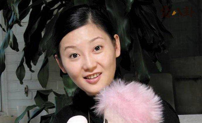 小眼睛情圣王志文:七任前女友个个貌美如花,42岁娶霸道女总裁!