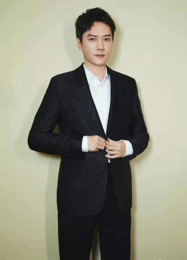 网传冯绍峰不忠诚韩烨而与赵丽颖分手,绯闻女主晒律师声明为自己正名