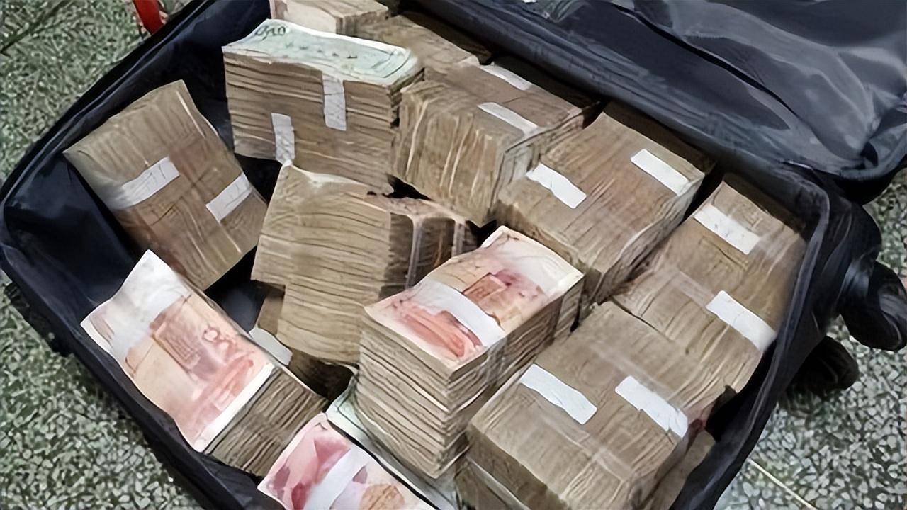 3亿余元,称藏钱让人头疼_带着_事情_什么