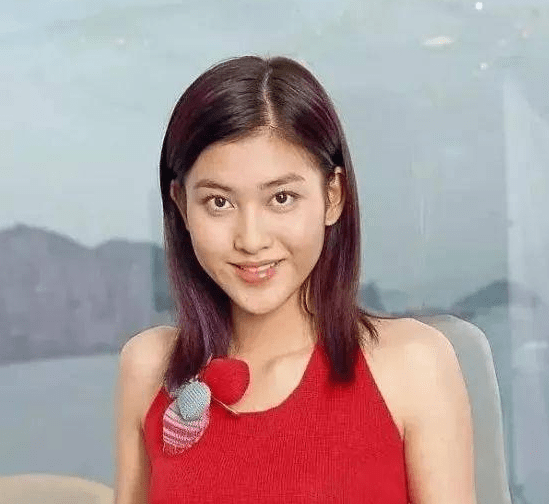 "最强小三"李彩桦:17岁为父还债出道,和富商老公闪