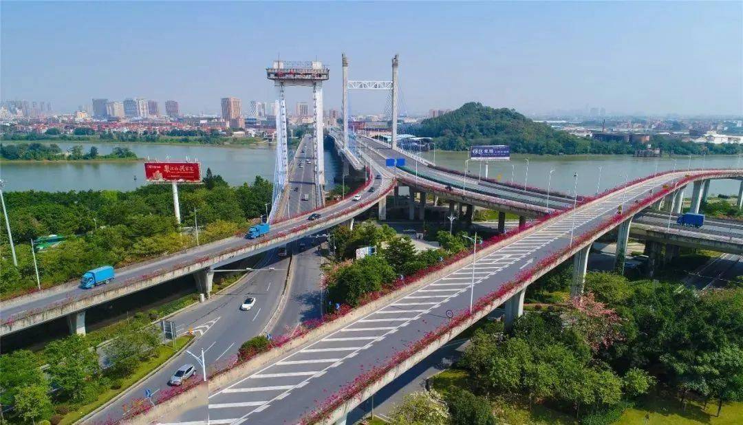 提出考虑到航道扩能升级需要,将逐步拆除五斗大桥,西海大桥,西樵厩排