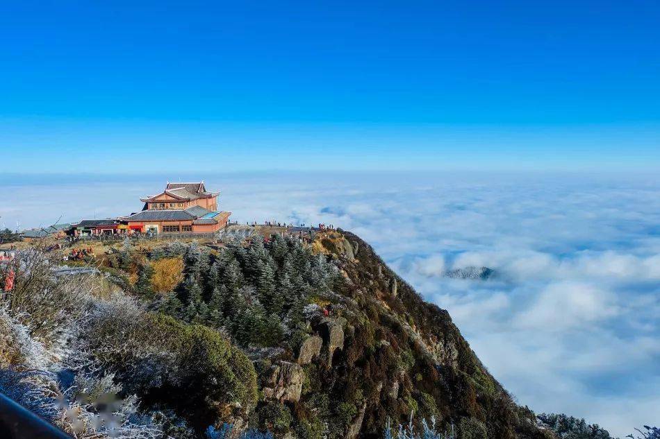 峨眉山雪后美景曝光,简直就是人间仙境!_雾凇_金顶_滑雪场
