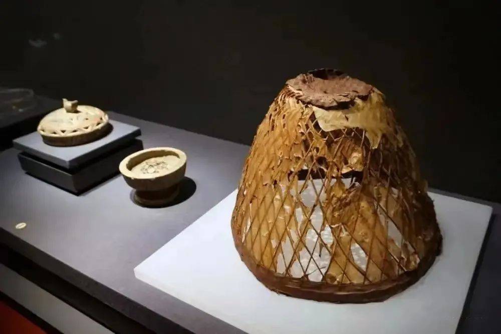 甄嬛抱手炉,富察吃火锅,古人取暖哪家强?_汤婆子_白居易_火盆